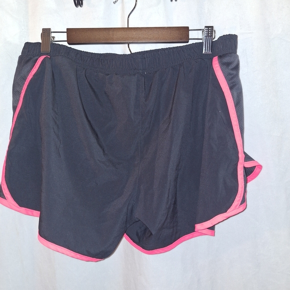Old Navy Gray and Pink Athletic Shorts with Elastic Waistband - Picture 3 of 4